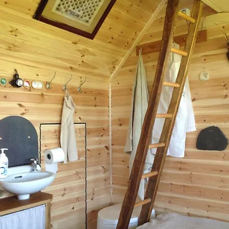 Treehouse Escape Camping *