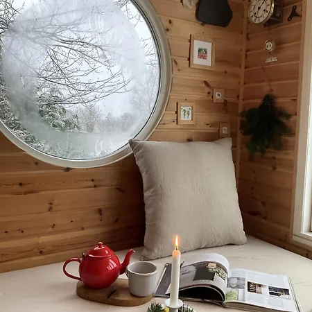 Camping Treehouse Escape *