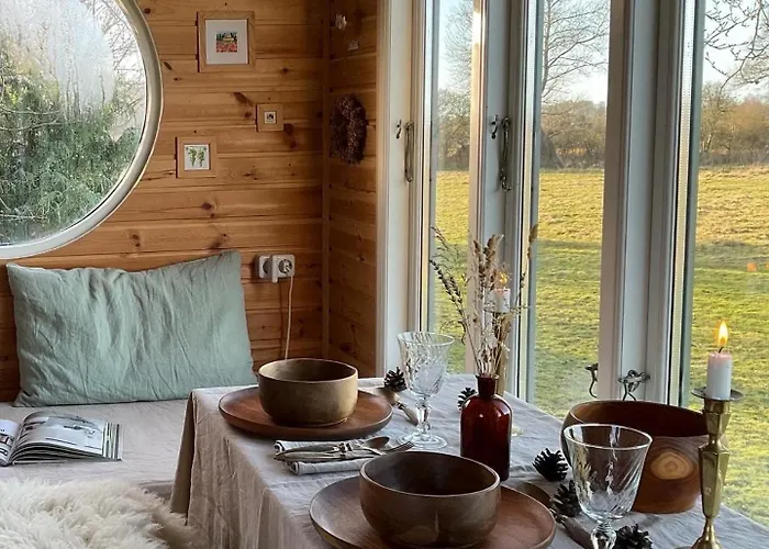 Κάμπινγκ Treehouse Escape *